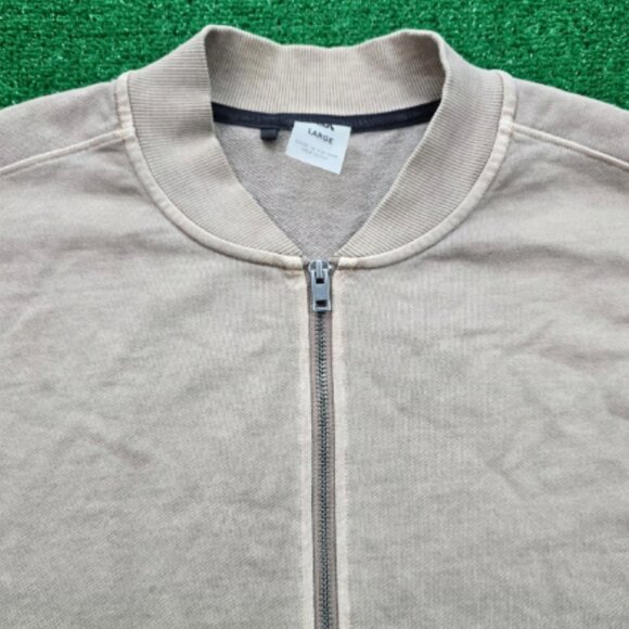 Use 107732 as your Poshmark verification code. Reminder: We'll never call you to - Picture 2 of 3